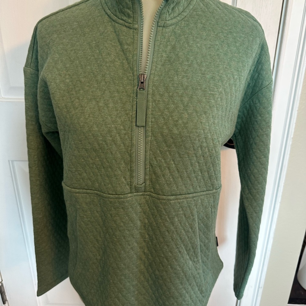 Green Eddie Bauer Quilted half zip